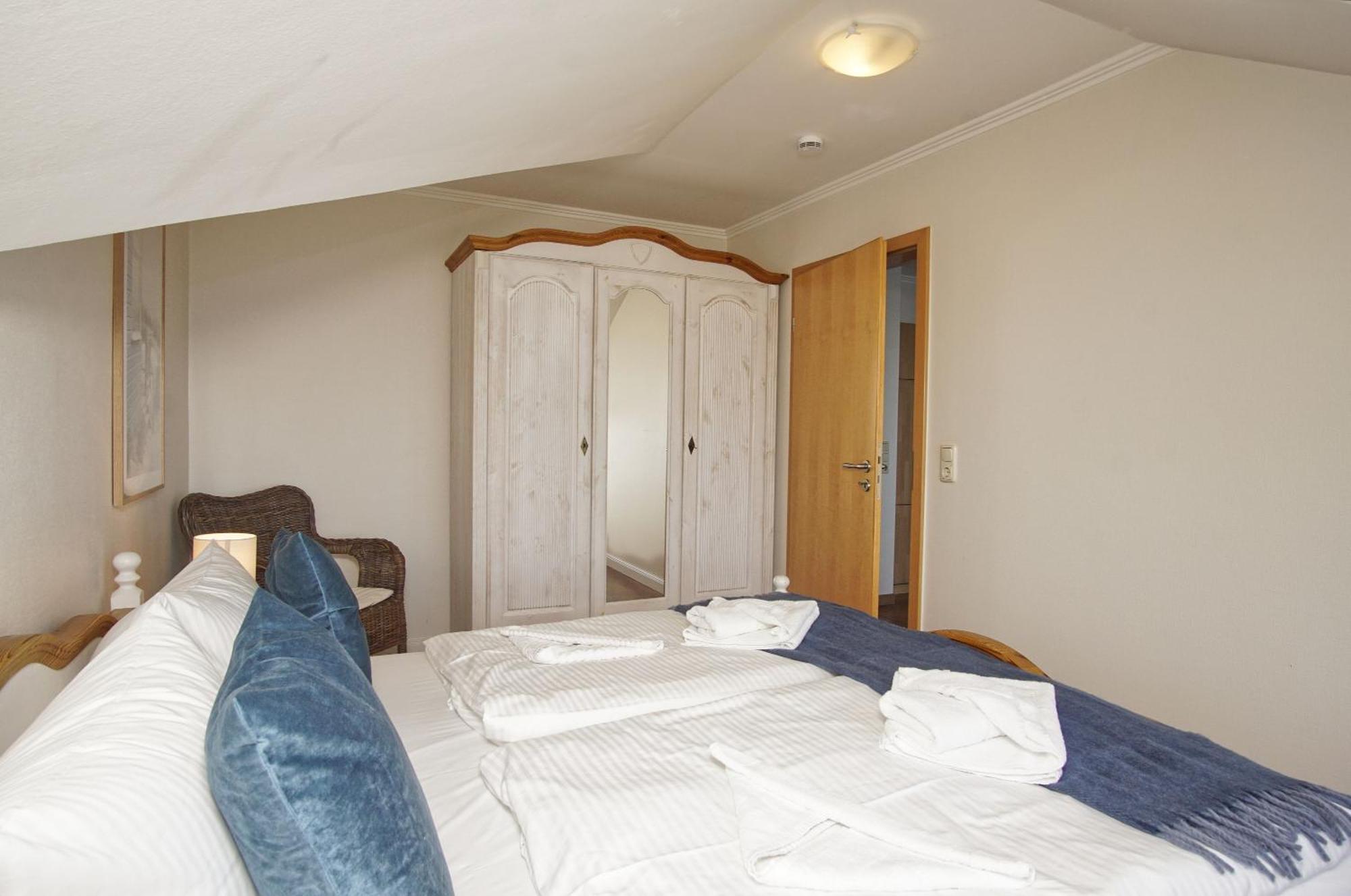 Ferienwohnung Mit Traumhaftem Meerblick - Haus Am Meer Fewo 11 Lohme Exterior foto