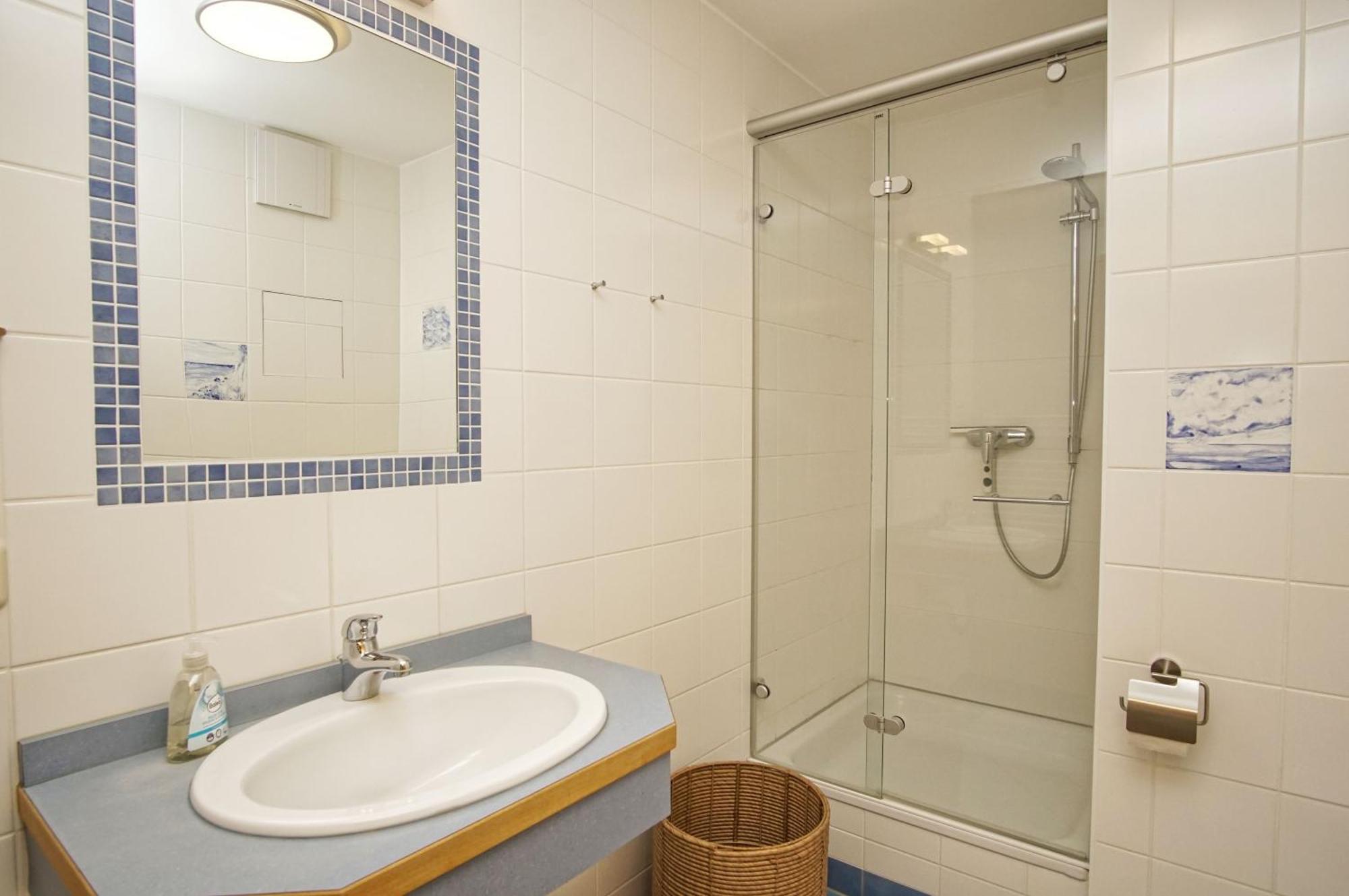 Ferienwohnung Mit Traumhaftem Meerblick - Haus Am Meer Fewo 11 Lohme Exterior foto